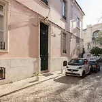 Open Trace 2 Bedroom Apartment Located Centeral Lisbon