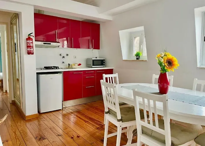 Open Trace 2 Bedroom Apartment Located Centeral Lisbon