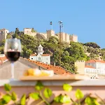 Open Trace 2 Bedroom Apartment Located Centeral Lisbon